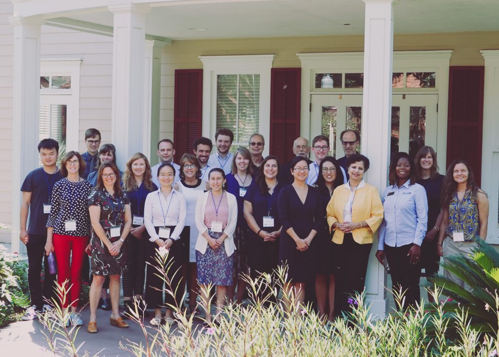 A group photo with dialogue participants. 